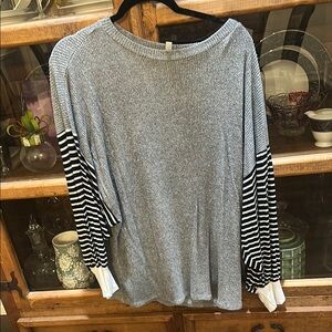 Magic Fit very soft sweater! Extra long!